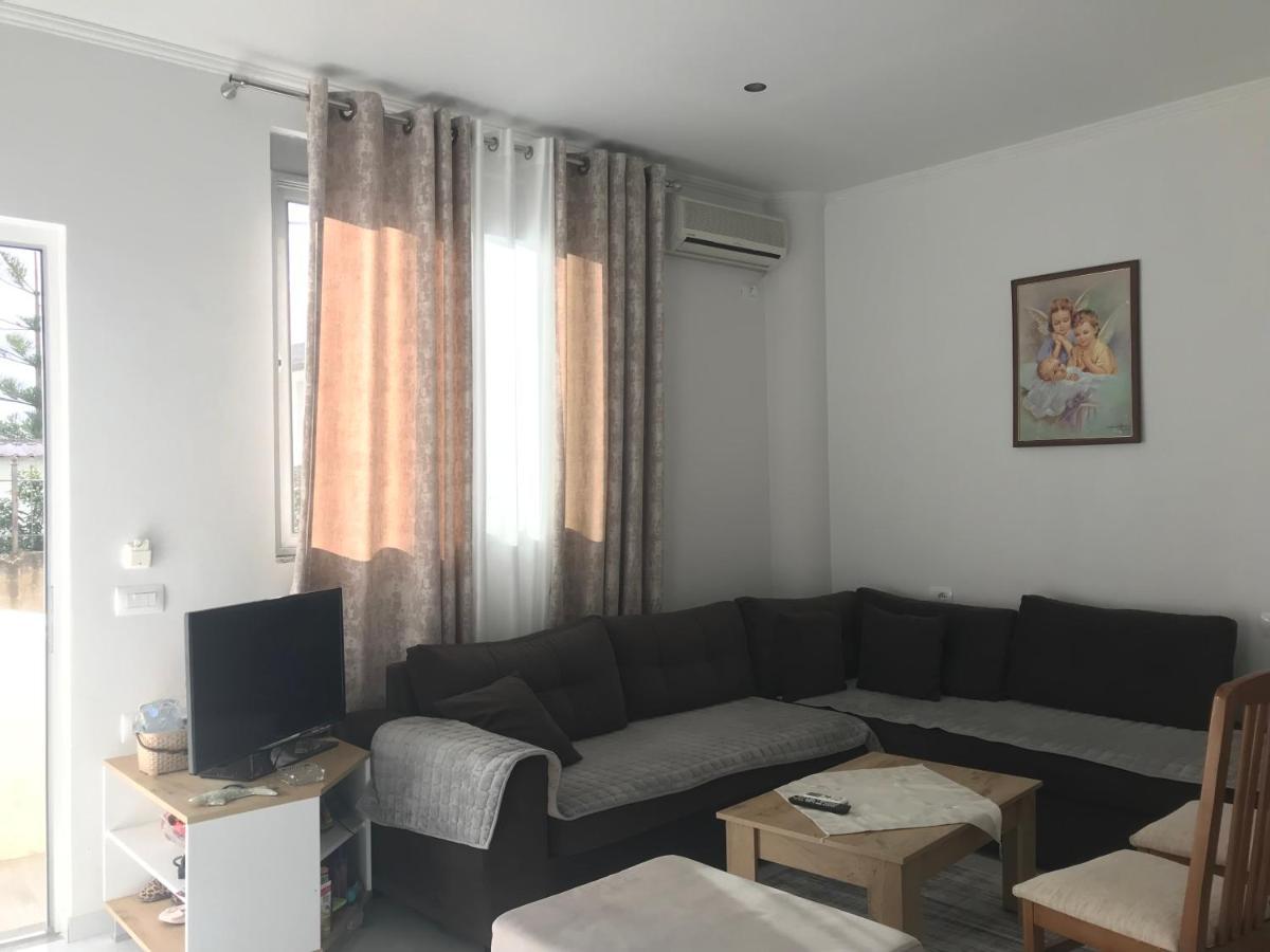 Vila Floban & Mirdar Koshi Sarande Luaran gambar