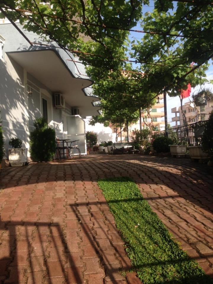 Vila Floban & Mirdar Koshi Sarande Luaran gambar