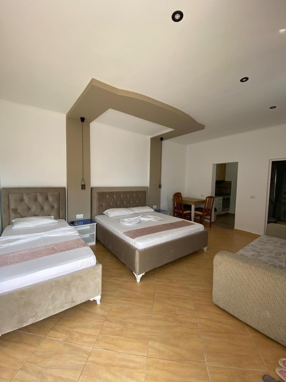 Vila Floban & Mirdar Koshi Sarande Luaran gambar