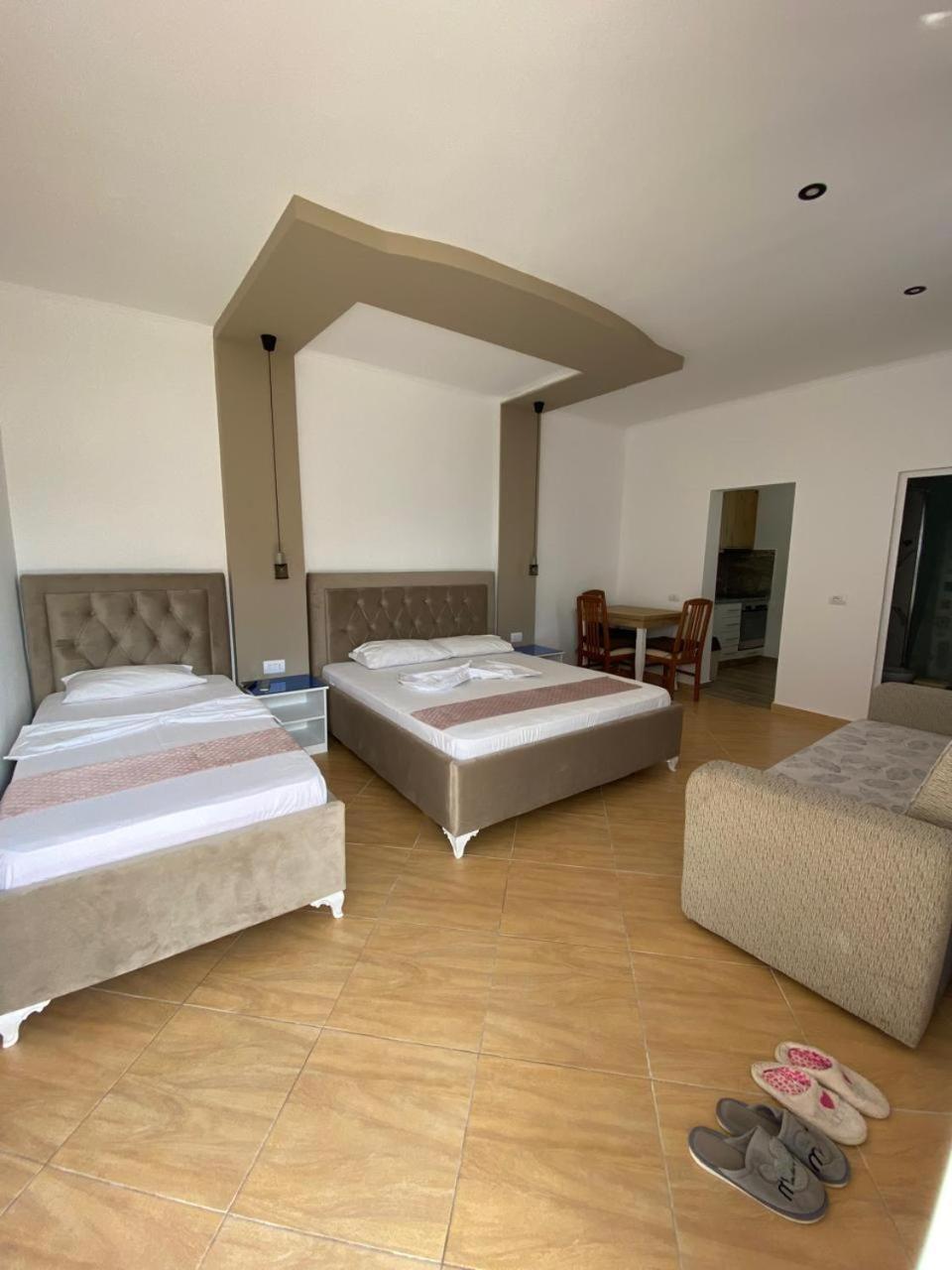 Vila Floban & Mirdar Koshi Sarande Luaran gambar
