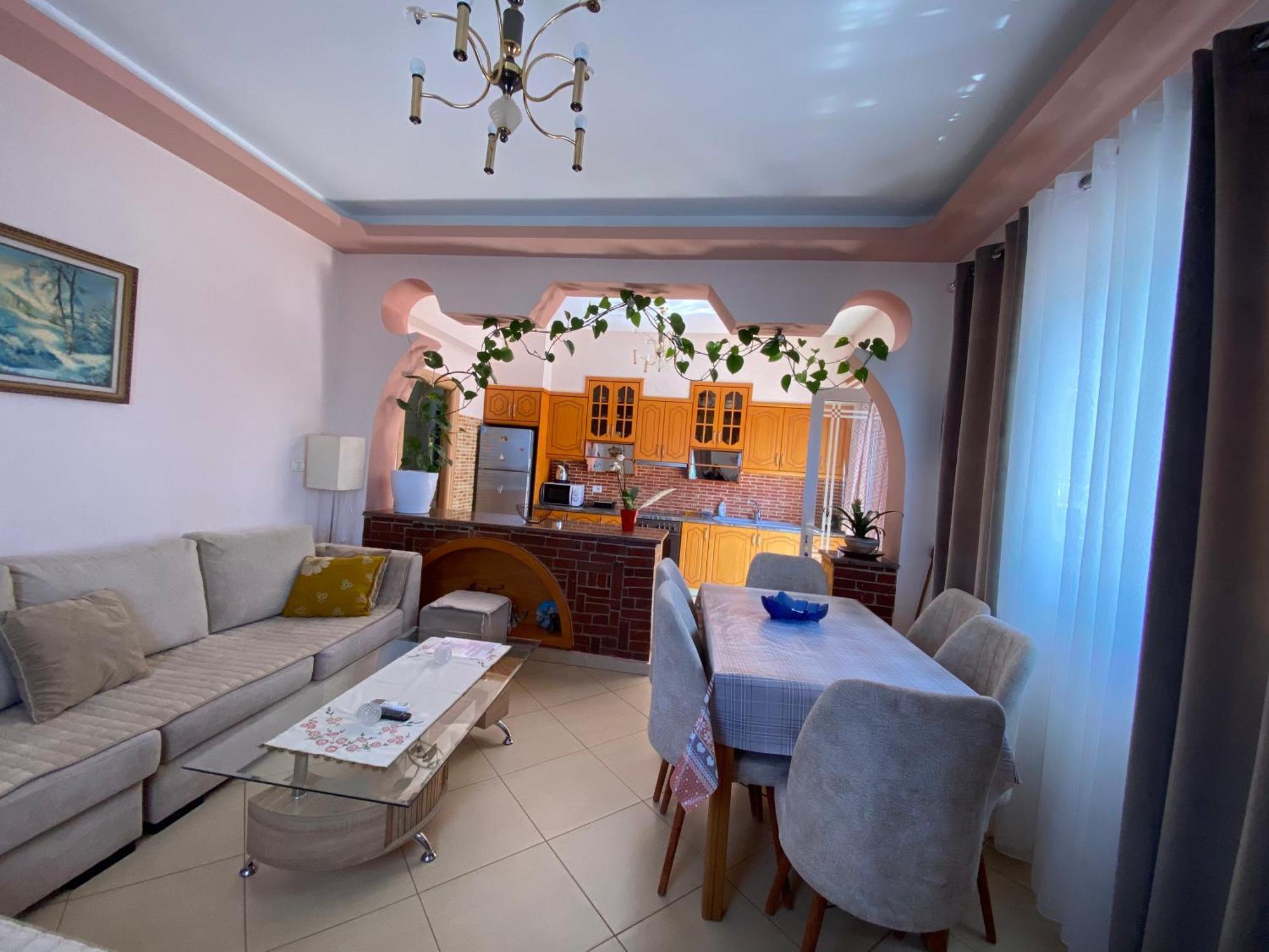 Vila Floban & Mirdar Koshi Sarande Luaran gambar