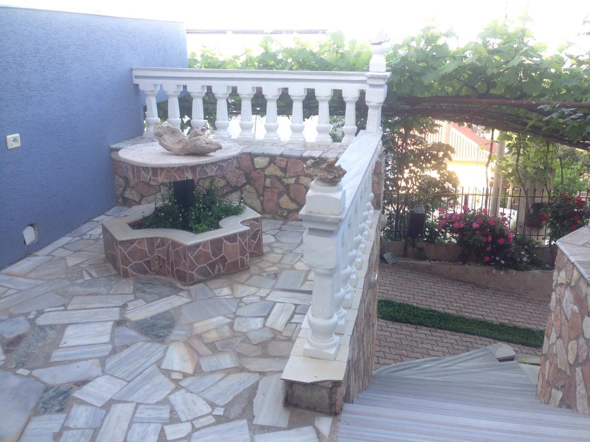 Vila Floban & Mirdar Koshi Sarande Luaran gambar