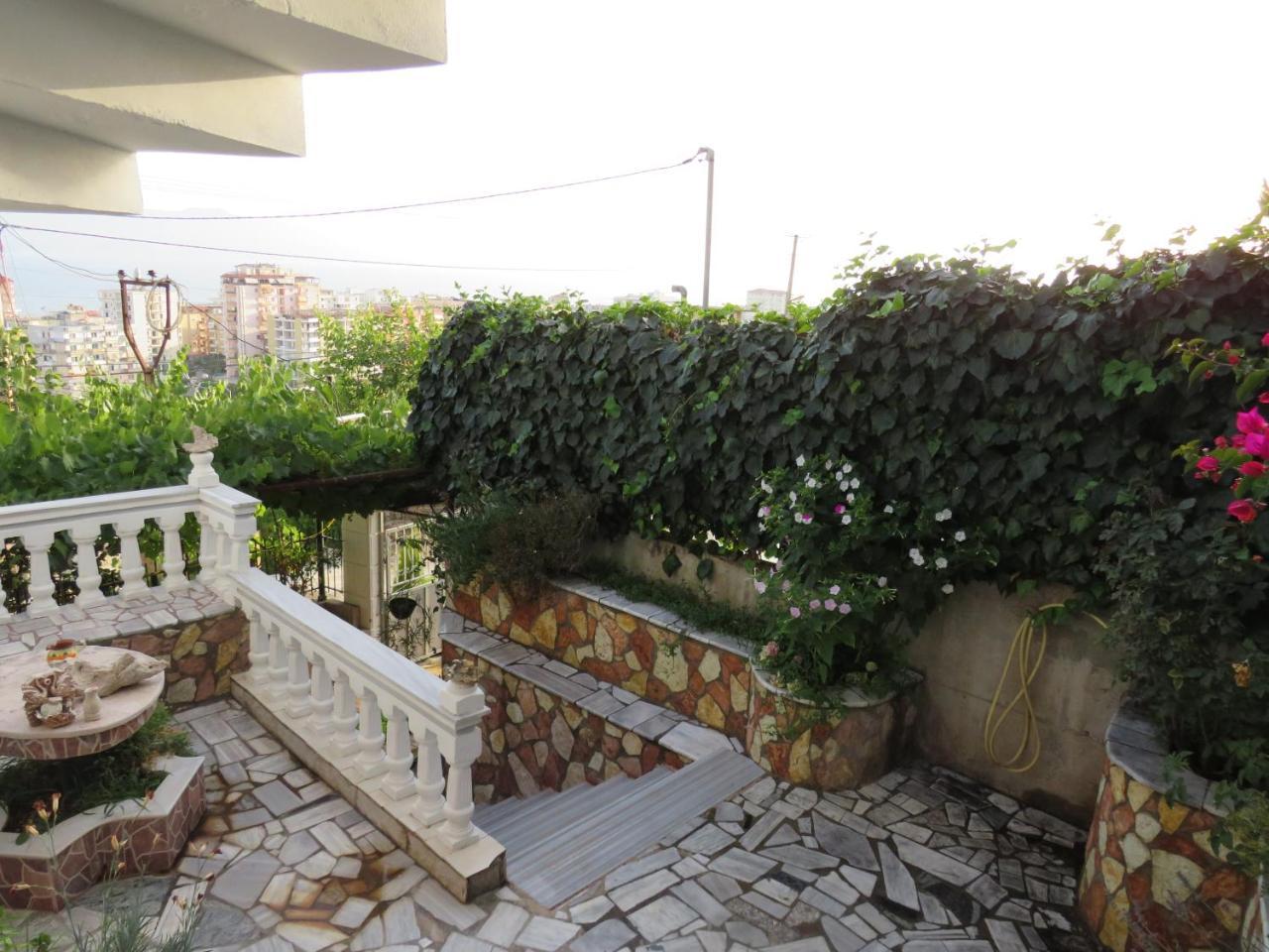 Vila Floban & Mirdar Koshi Sarande Luaran gambar