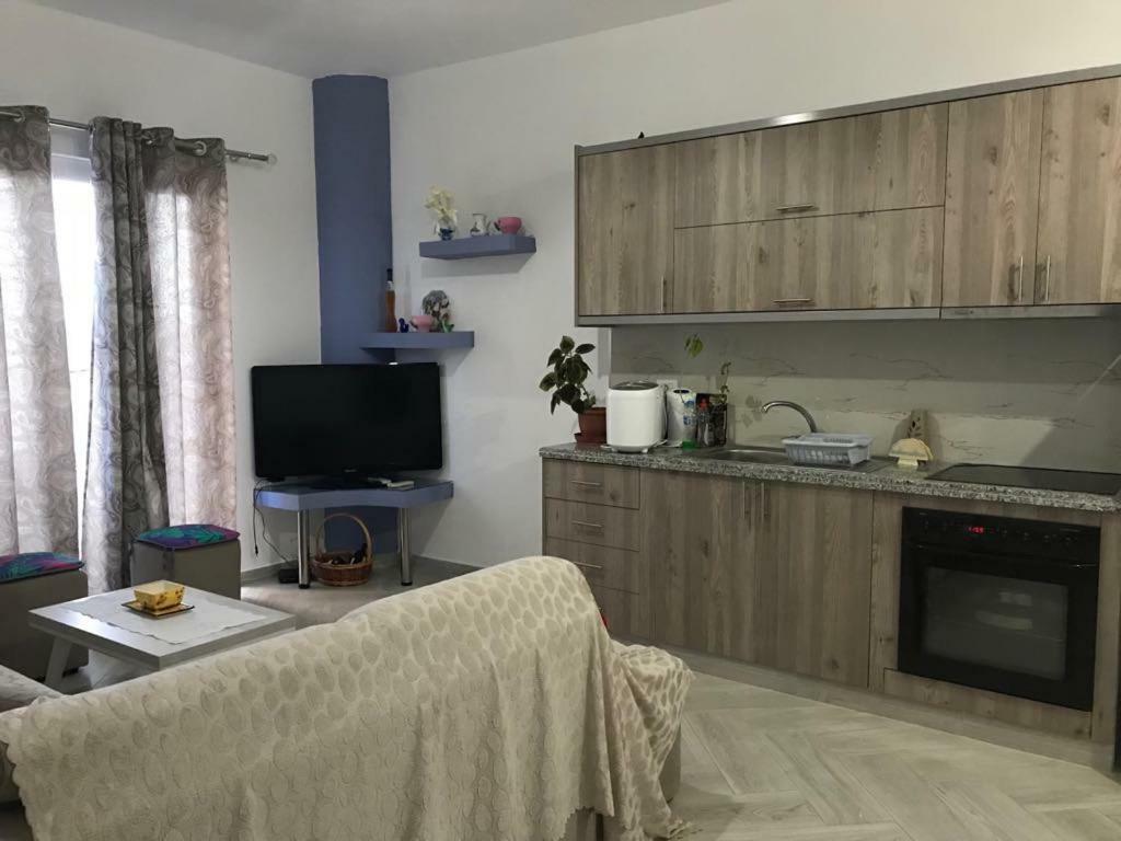 Vila Floban & Mirdar Koshi Sarande Luaran gambar